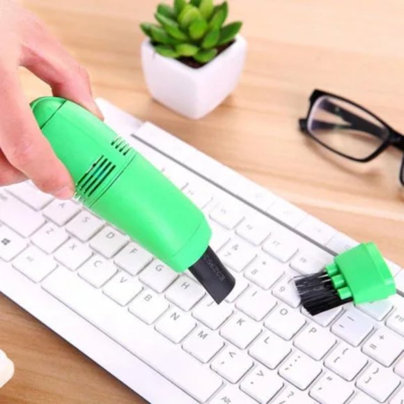 Miniature USB Cleaner with Smooth Dust Brush Suction Holes - Picture 4 of 9